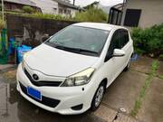 2011 TOYOTA VITZ F
