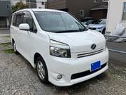 2010 TOYOTA VOXY