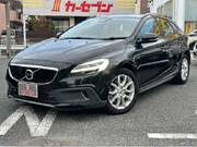 2019 VOLVO V40