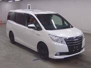 2017 TOYOTA NOAH
