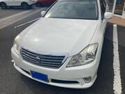 2012 TOYOTA CROWN ROYAL SALOON