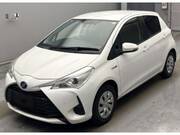 2019 TOYOTA VITZ HYBRID　F