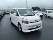 2009 TOYOTA VOXY Z