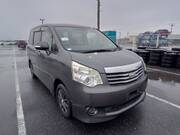 2011 TOYOTA NOAH X SMART EDITION