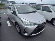 2017 TOYOTA VITZ F