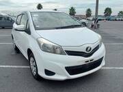 2013 TOYOTA VITZ F