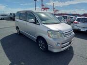 2005 TOYOTA NOAH