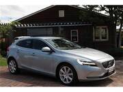 2018 VOLVO V40