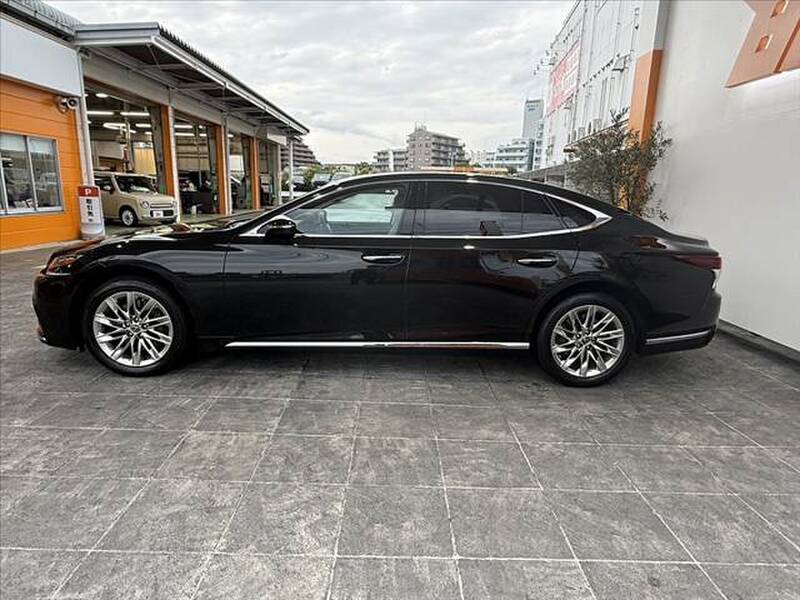 2019 LEXUS LS for sale - photo 11