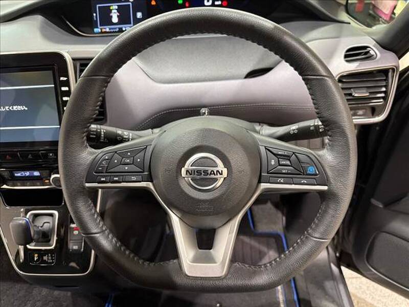 2021 NISSAN SERENA for sale - photo 11