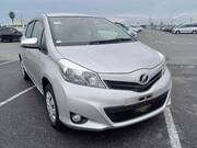 2013 TOYOTA VITZ F