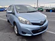 2013 TOYOTA VITZ F