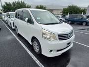 2011 TOYOTA NOAH X