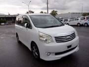 2010 TOYOTA NOAH X SMART EDITION