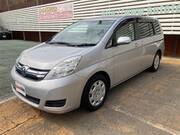 2011 TOYOTA ISIS