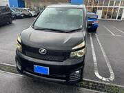 2010 TOYOTA VOXY