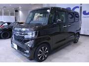 2017 HONDA N-BOX CUSTOM