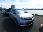 2013 TOYOTA VITZ F