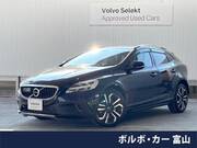 2019 VOLVO V40