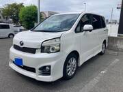 2011 TOYOTA VOXY