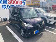 2011 NISSAN ROOX