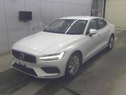 2019 VOLVO S60