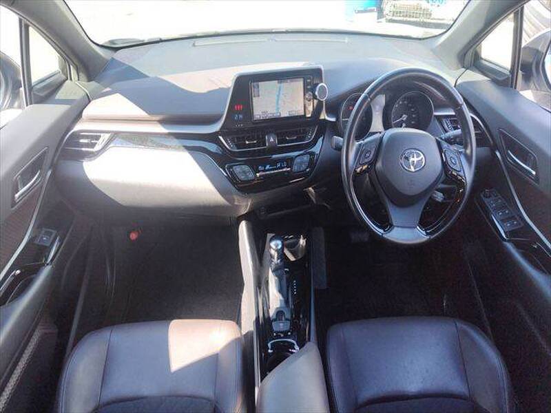 2017 TOYOTA C-HR G for sale - photo 4