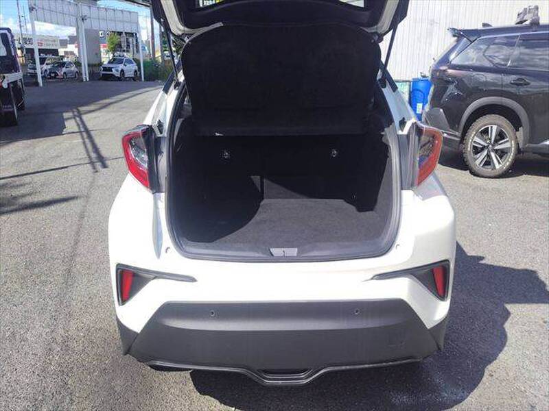 2017 TOYOTA C-HR G for sale - photo 11