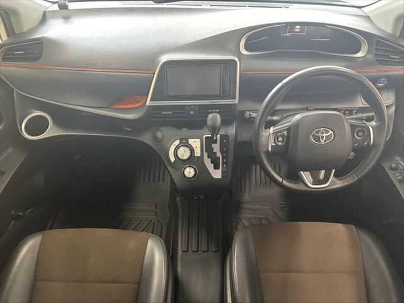 2019 TOYOTA SIENTA for sale - photo 4
