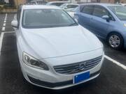 2015 VOLVO V60