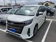 2017 TOYOTA NOAH
