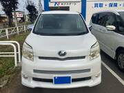 2009 TOYOTA VOXY
