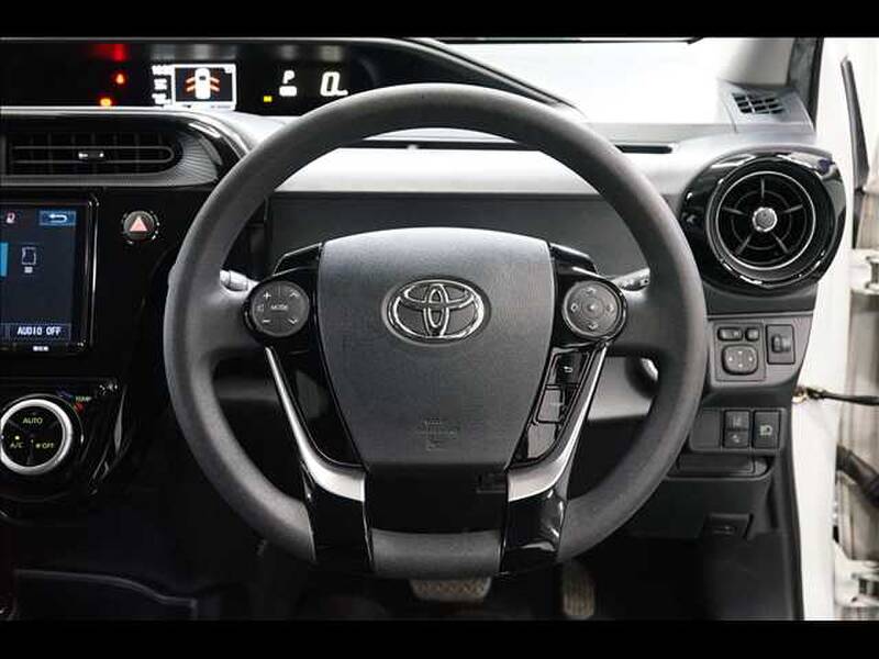 2018 TOYOTA AQUA for sale - photo 11