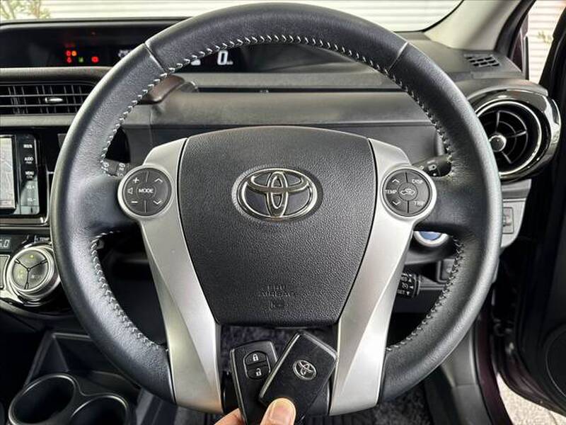 2016 TOYOTA AQUA for sale - more photos