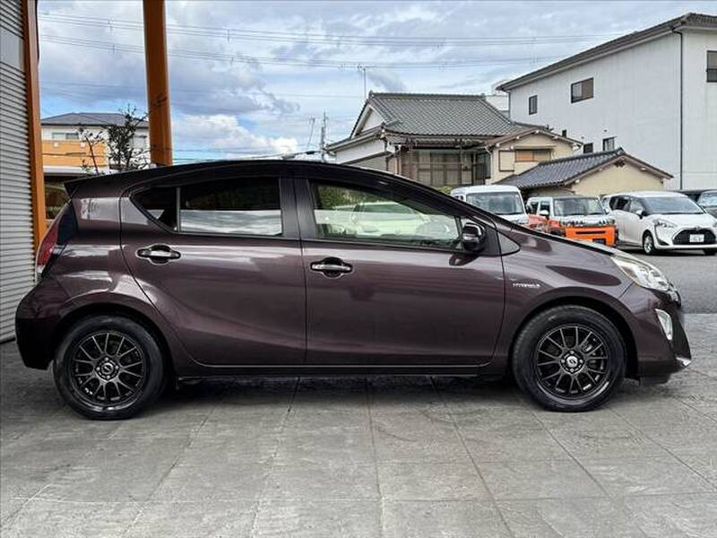 2016 TOYOTA AQUA for sale - photo 11