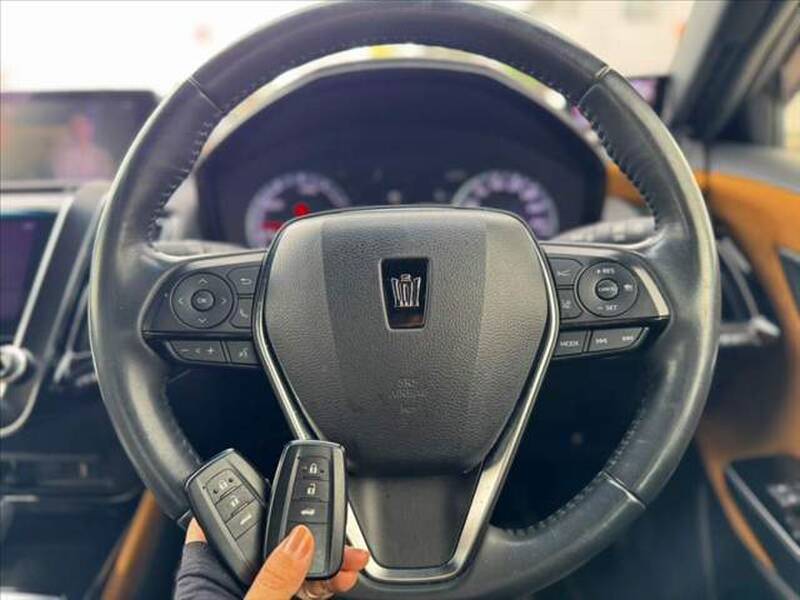 2020 TOYOTA CROWN for sale - photo 6