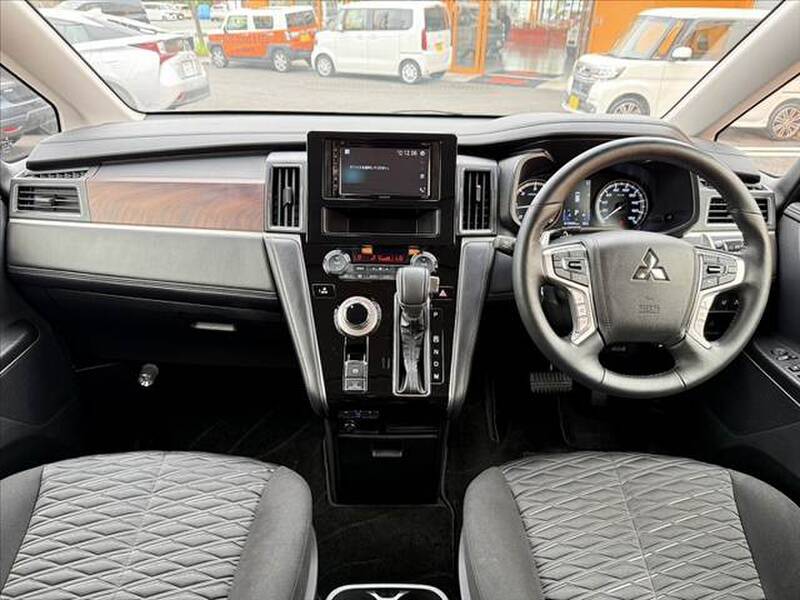 2022 MITSUBISHI DELICA D5 for sale - photo 3