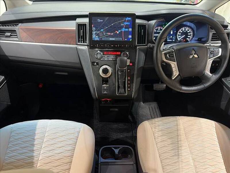 2021 MITSUBISHI DELICA D5 for sale - photo 4