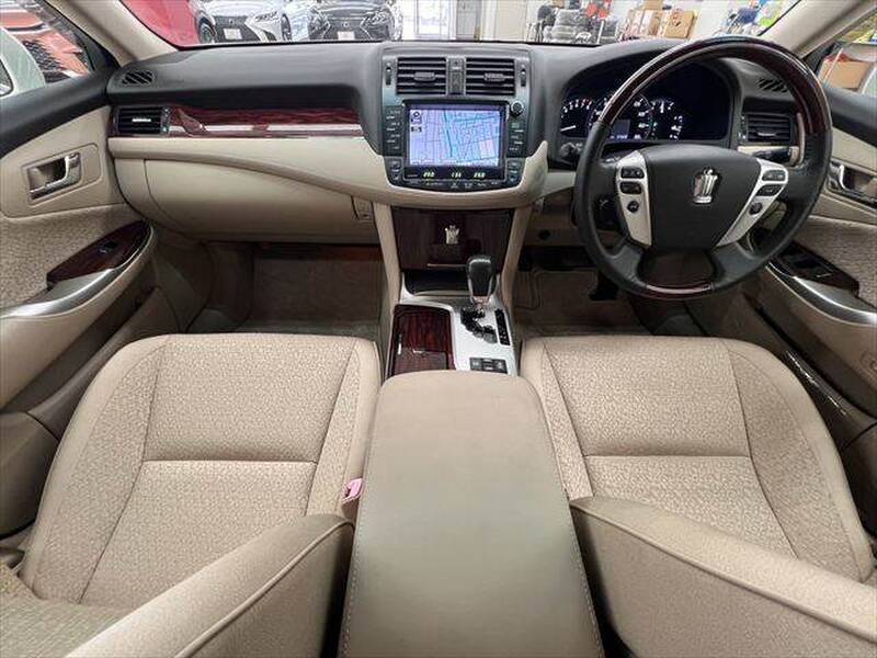 2011 TOYOTA CROWN ROYAL ROYAL SALOON for sale - photo 4