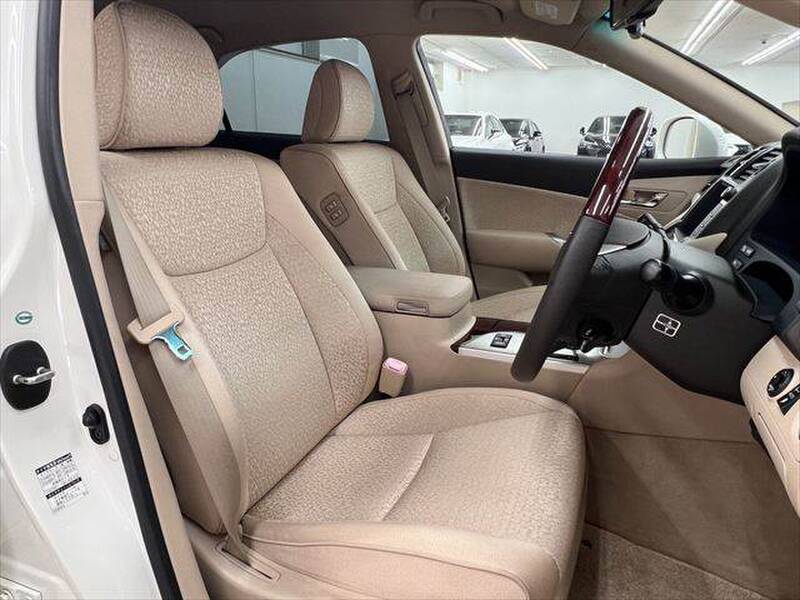 2011 TOYOTA CROWN ROYAL ROYAL SALOON for sale - more photos