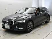 2019 VOLVO V60