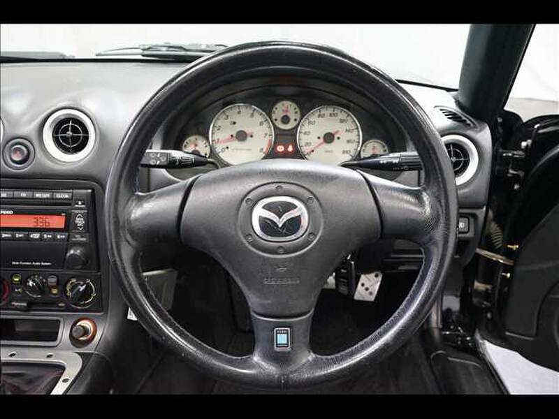 2001 Mazda Roadster (Eunos Roadster / MX-5) JDM car for sale — photo 10 of 13