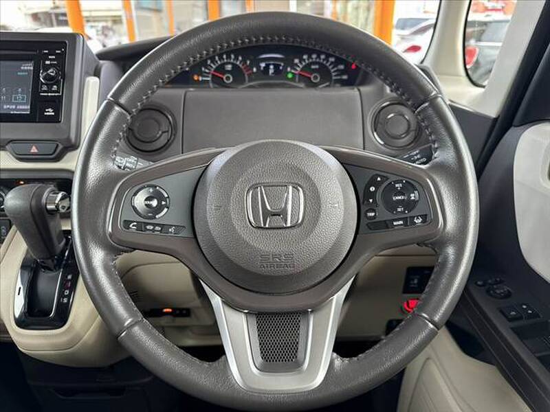 2018 HONDA N-BOX for sale - more photos
