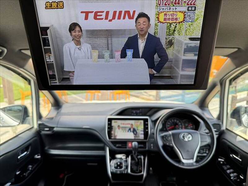 2020 TOYOTA VOXY for sale - photo 3