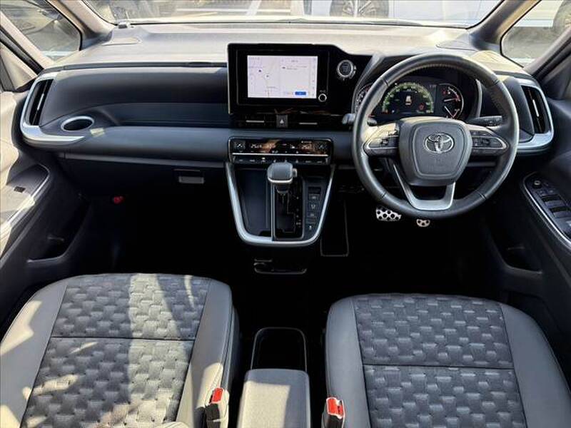 2022 TOYOTA VOXY for sale - photo 3