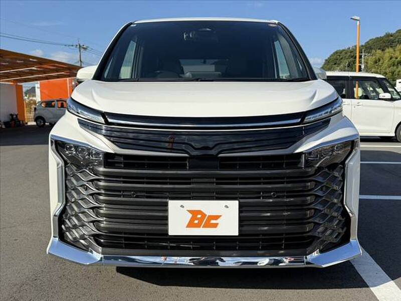2022 TOYOTA VOXY for sale - photo 10