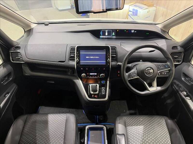 2018 NISSAN SERENA for sale - photo 4