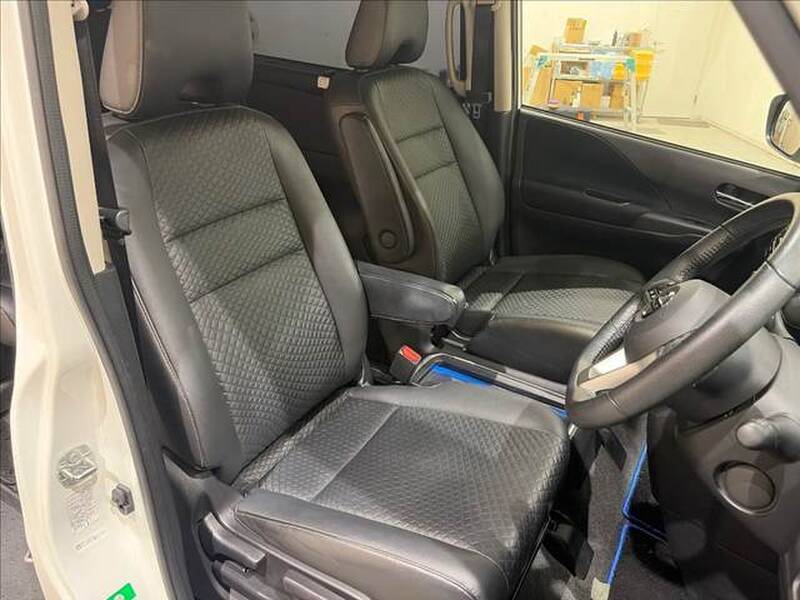 2018 NISSAN SERENA for sale - more photos