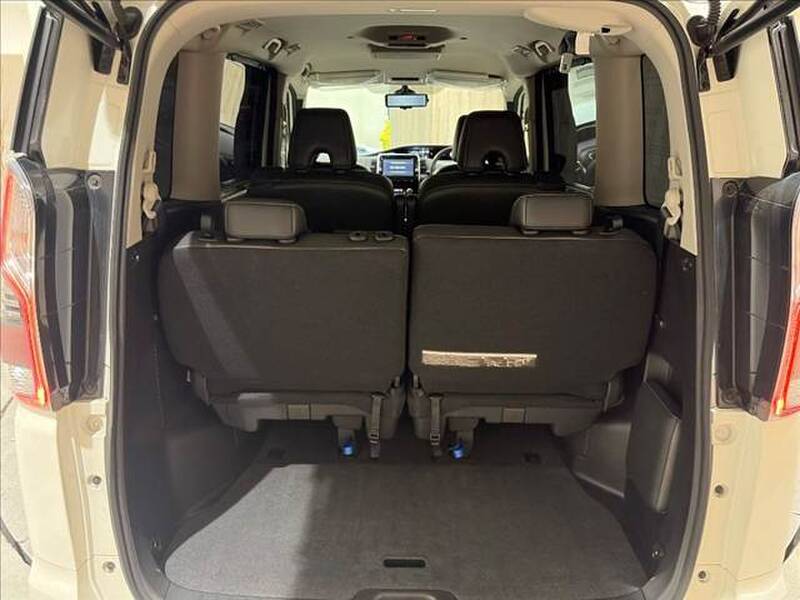 2018 NISSAN SERENA for sale - photo 11