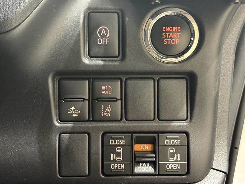 2020 TOYOTA VOXY for sale - photo 9